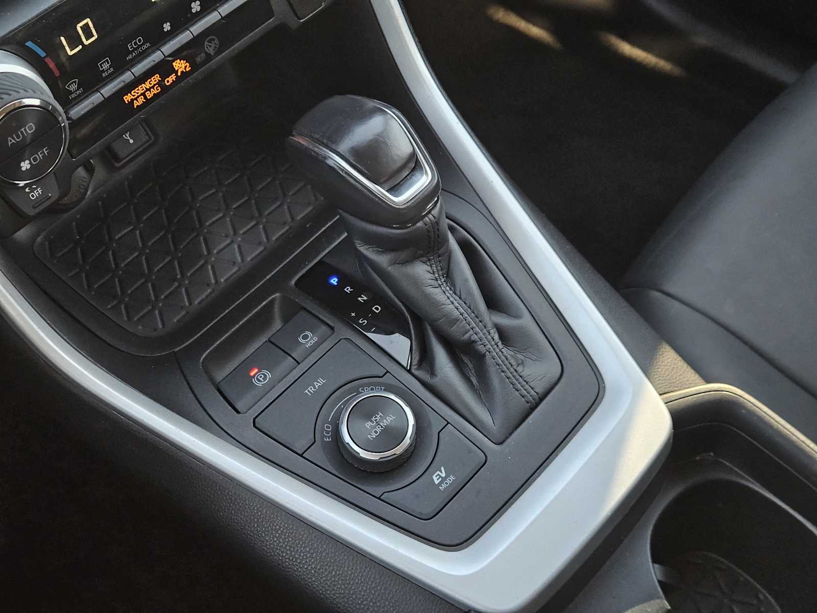 Thumbnail: 2021 Toyota RAV4 - 19