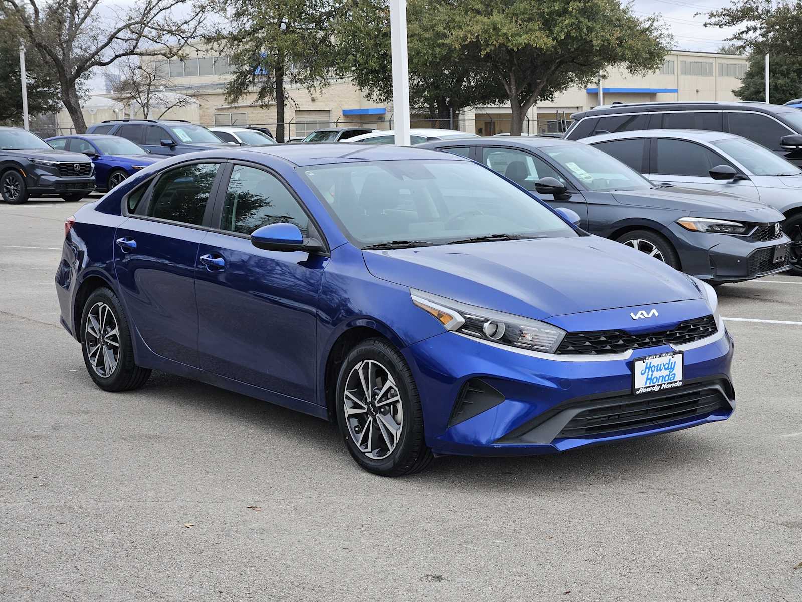 Thumbnail: 2023 Kia Forte - 3