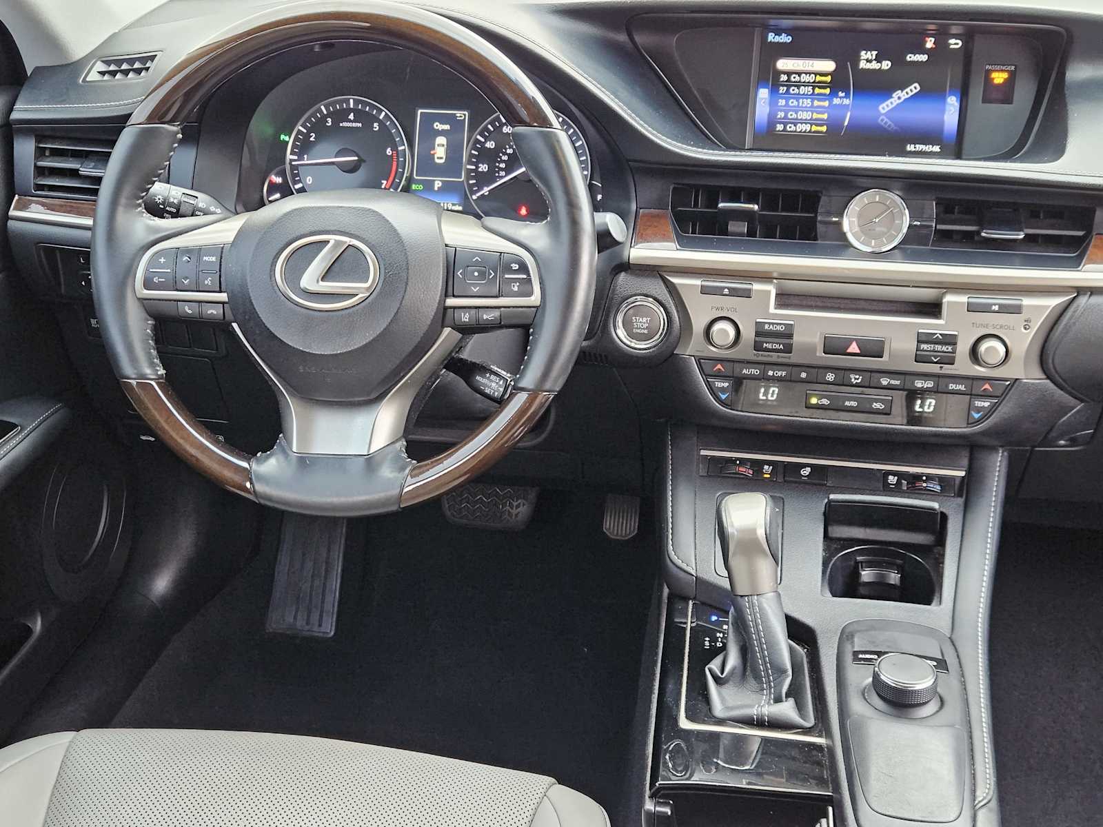 Thumbnail: 2016 Lexus ES - 26
