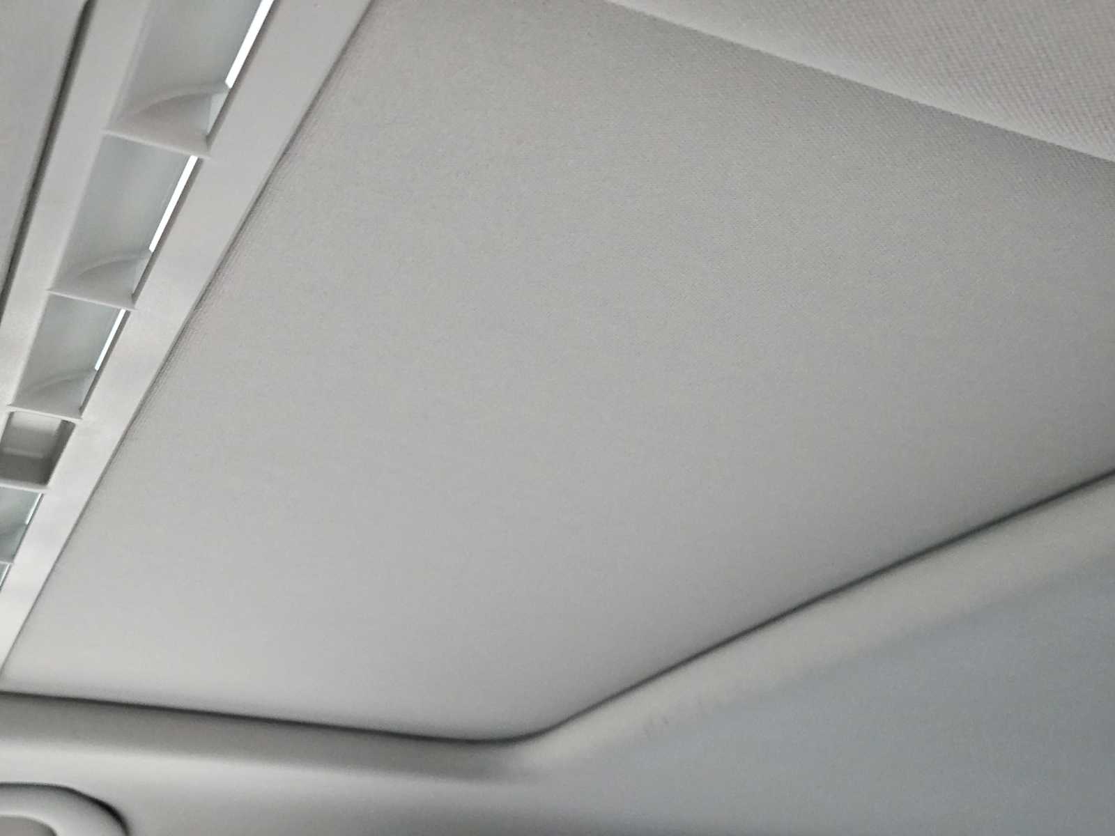 Thumbnail: 2017 Volkswagen Passat - 25