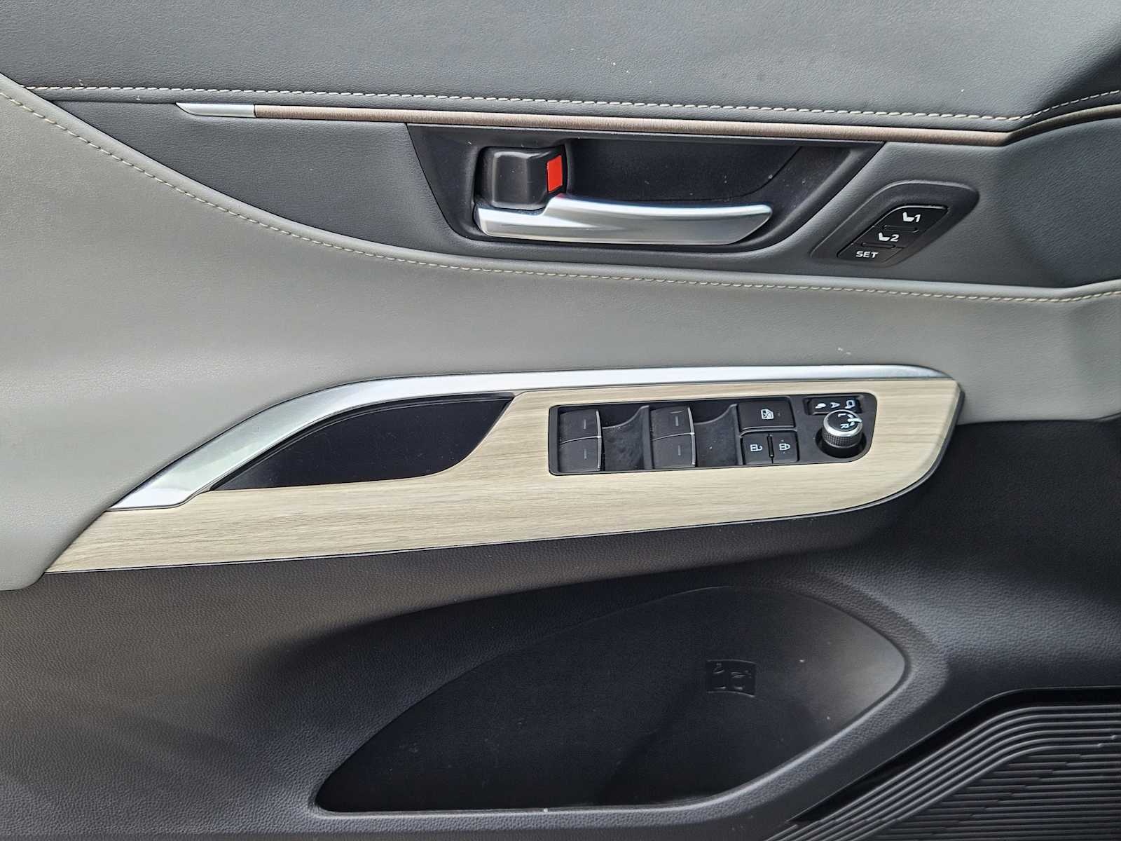 Thumbnail: 2021 Toyota Venza - 22