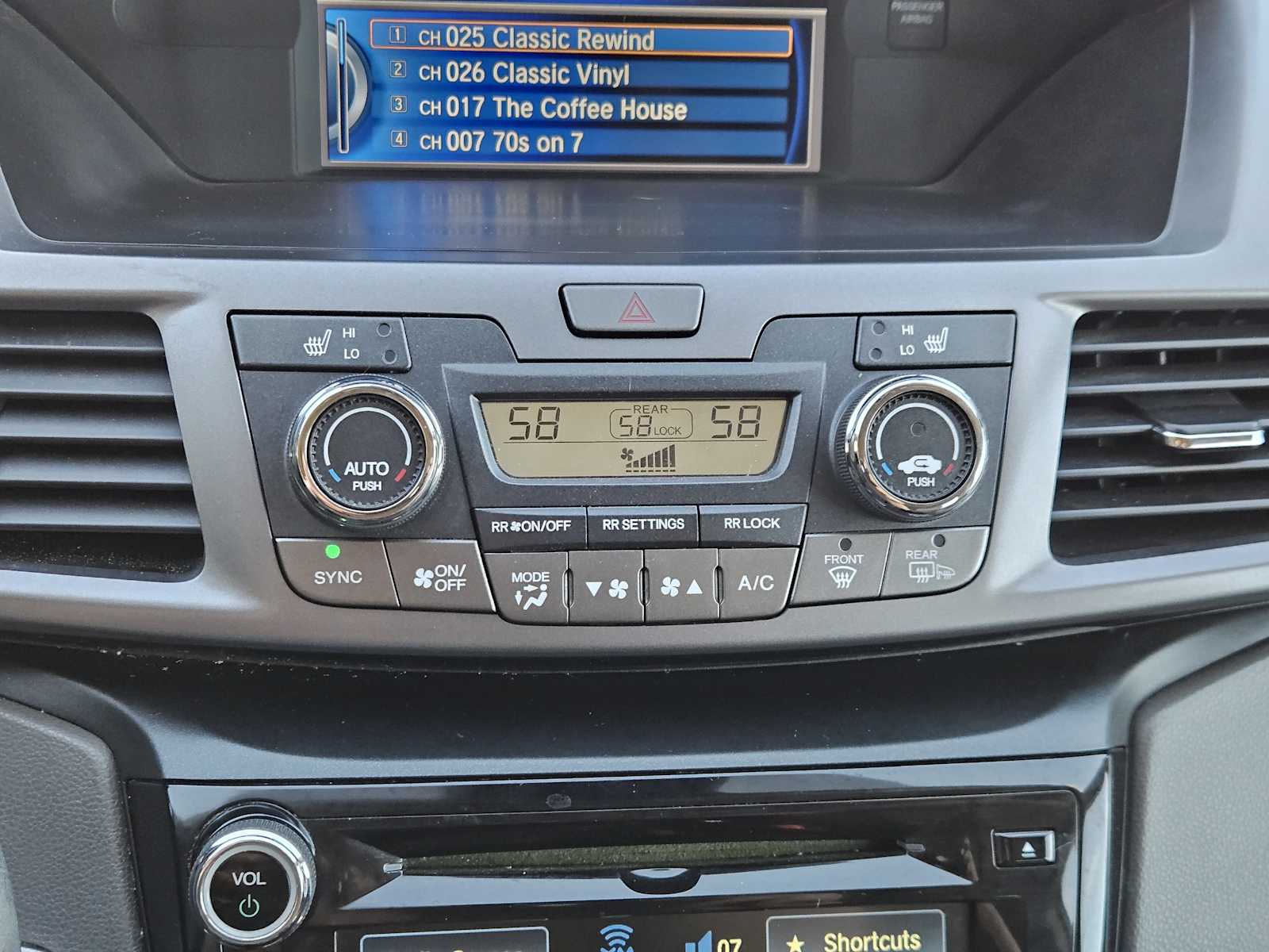 Thumbnail: 2014 Honda Odyssey - 18