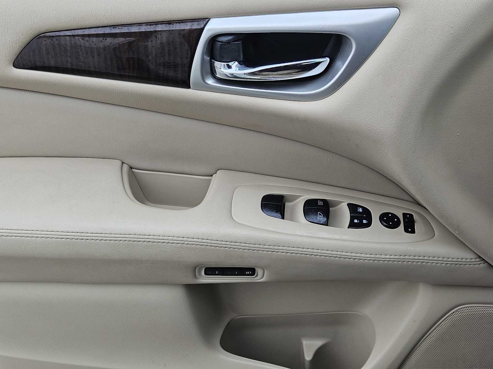 Thumbnail: 2014 Nissan Pathfinder - 22