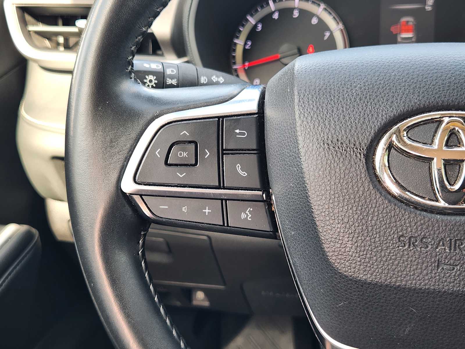 Thumbnail: 2021 Toyota Highlander - 24