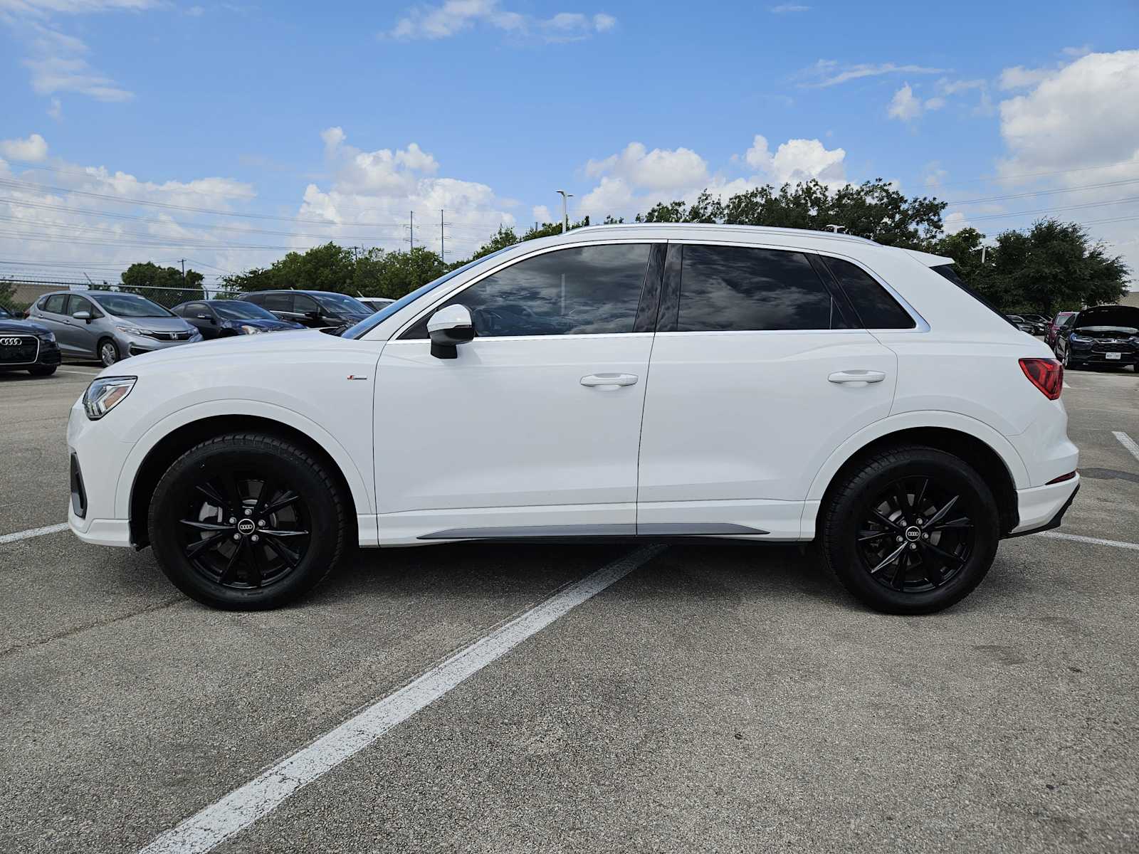 2023 Audi Q3 S line Premium photo 2