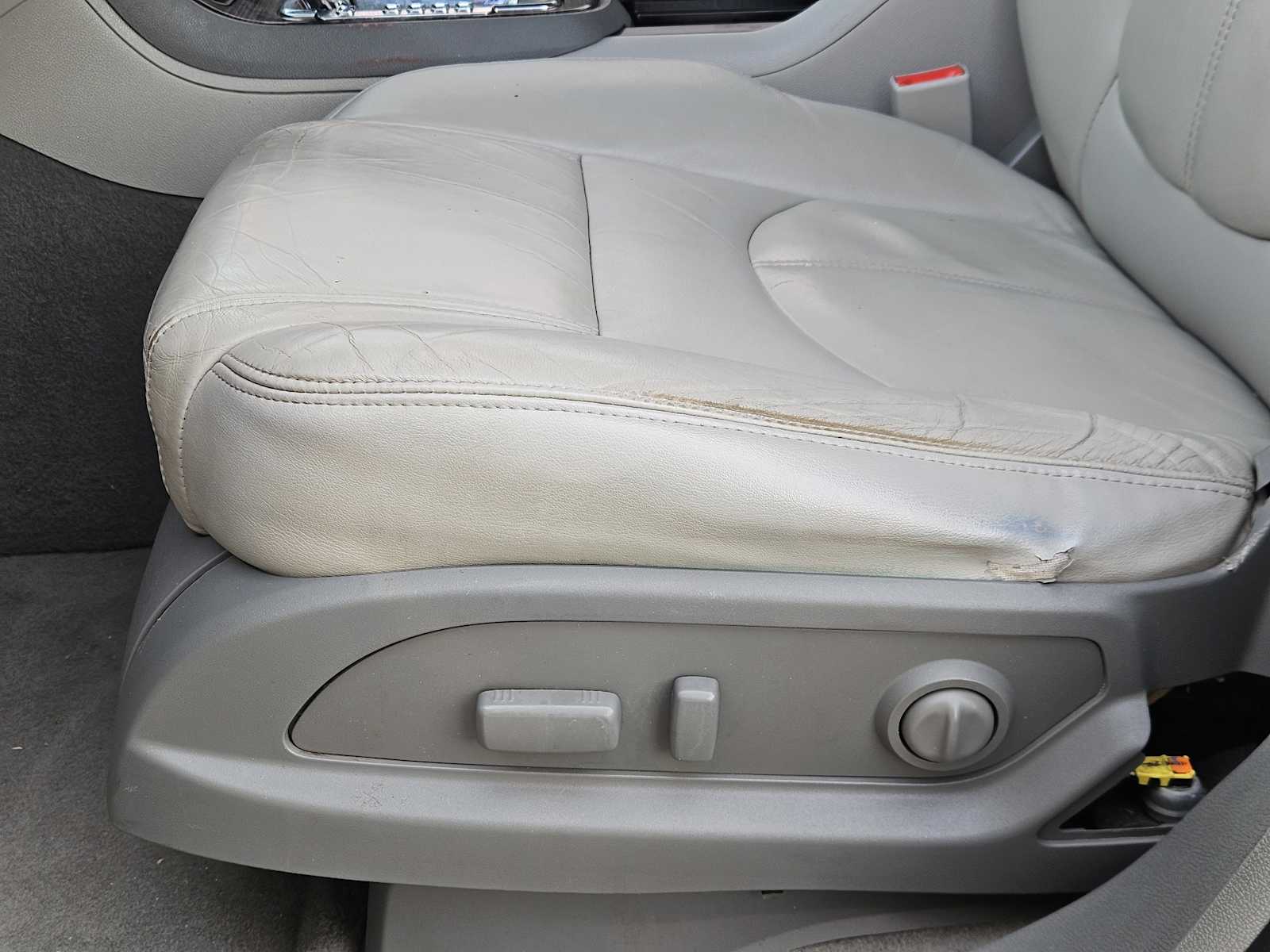 Thumbnail: 2015 GMC Acadia - 21