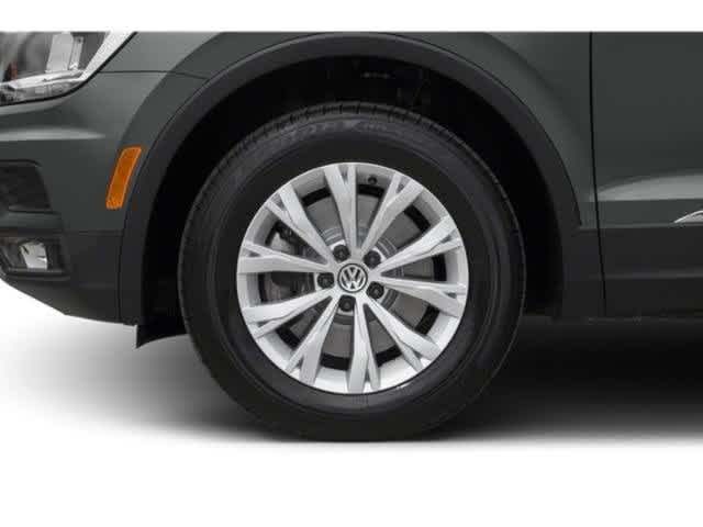 Thumbnail: 2018 Volkswagen Tiguan - 11