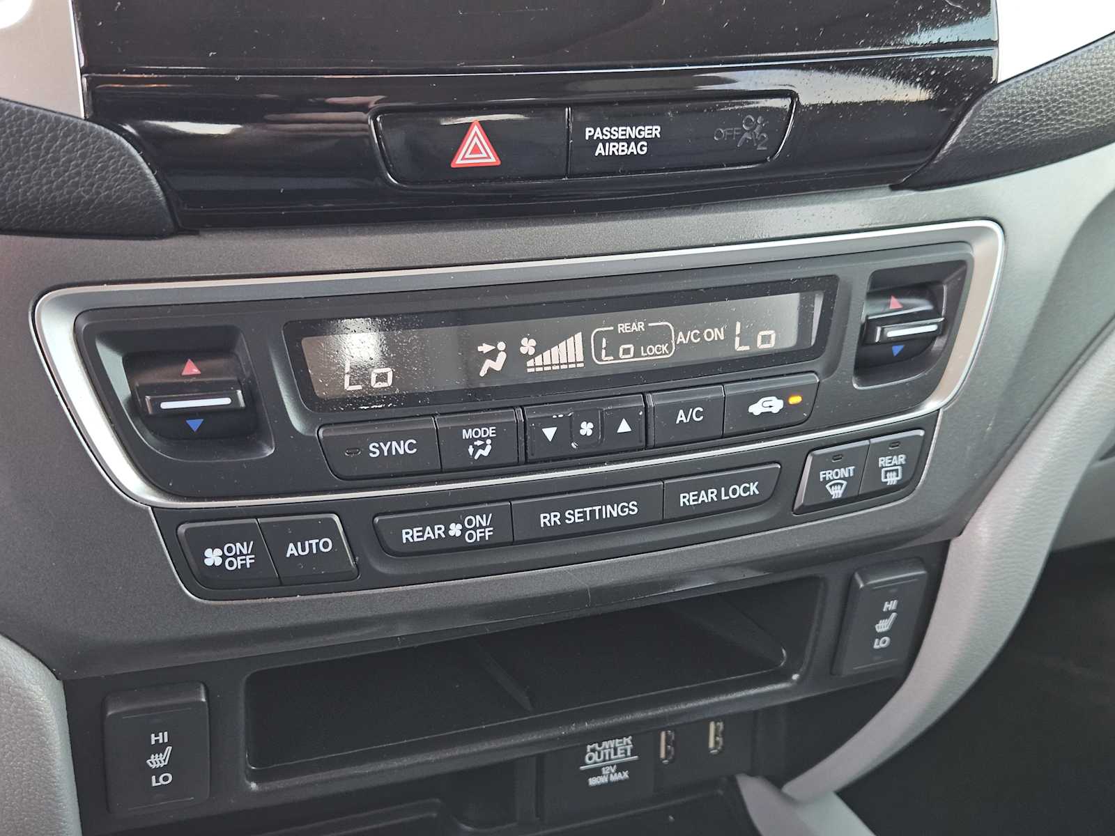 Thumbnail: 2018 Honda Pilot - 18