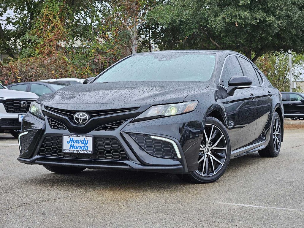 Used 2022 Toyota Camry SE Sedan