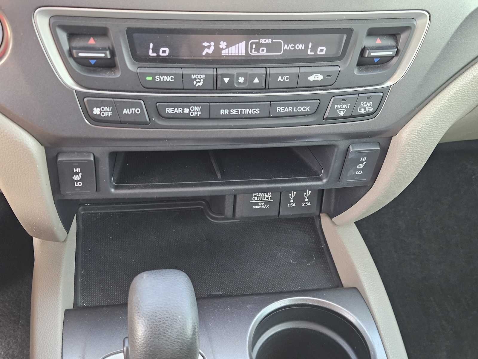 Thumbnail: 2016 Honda Pilot - 19