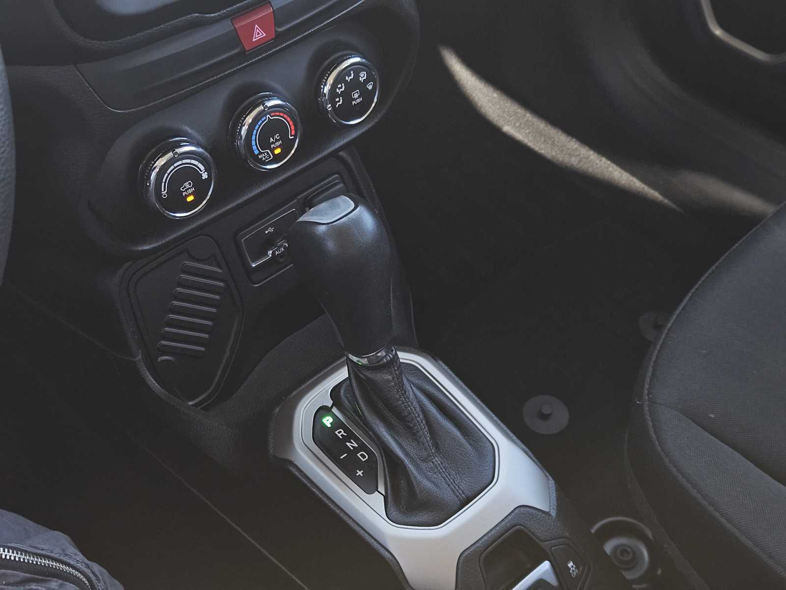 Thumbnail: 2017 Jeep Renegade - 20