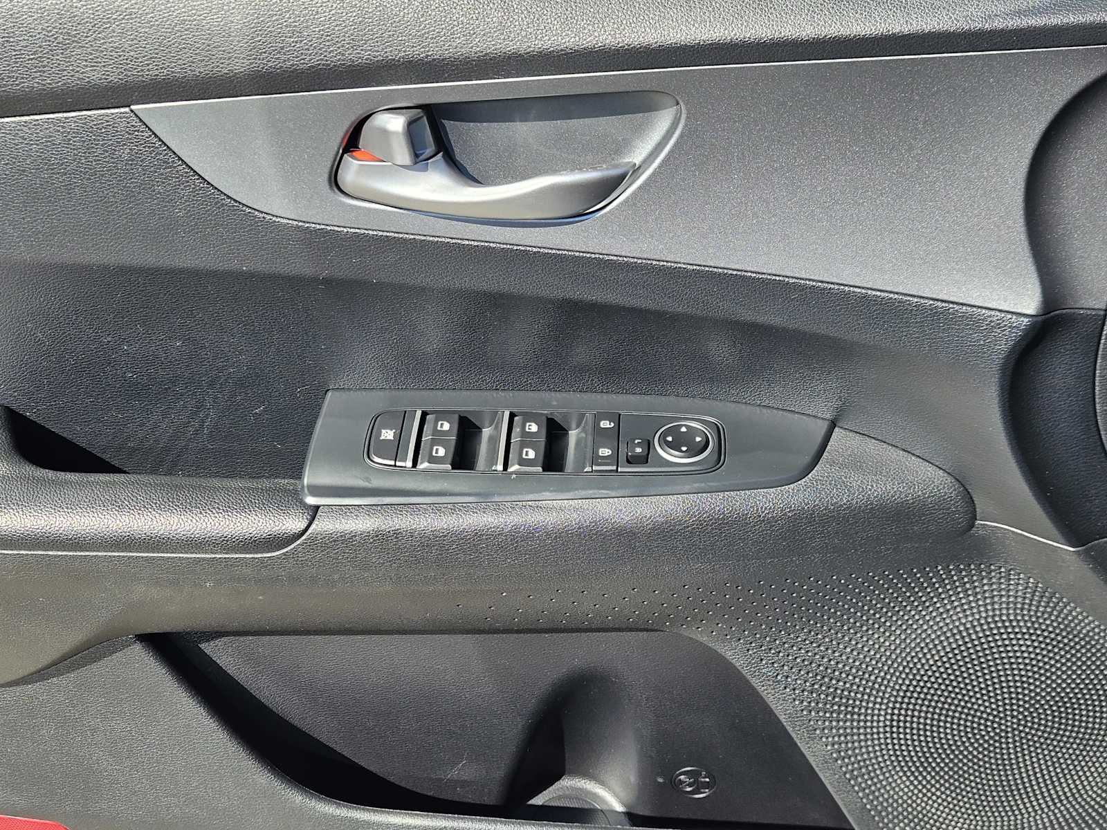 Thumbnail: 2020 Kia Forte - 20