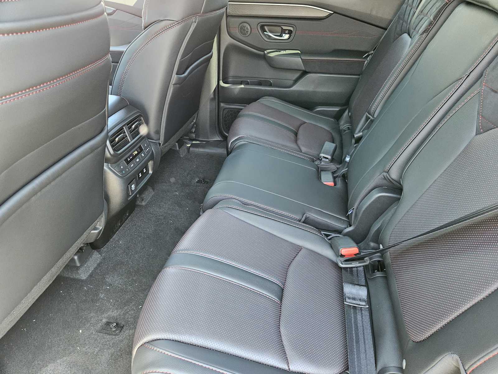 Thumbnail: 2026 Honda Pilot - 23