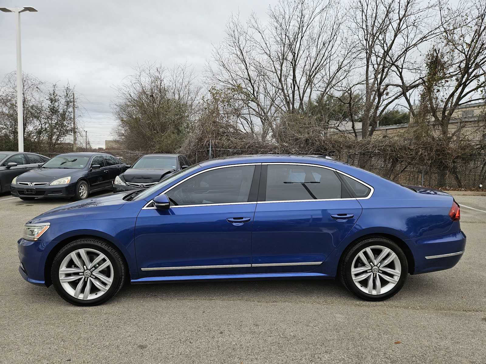 Thumbnail: 2017 Volkswagen Passat - 4