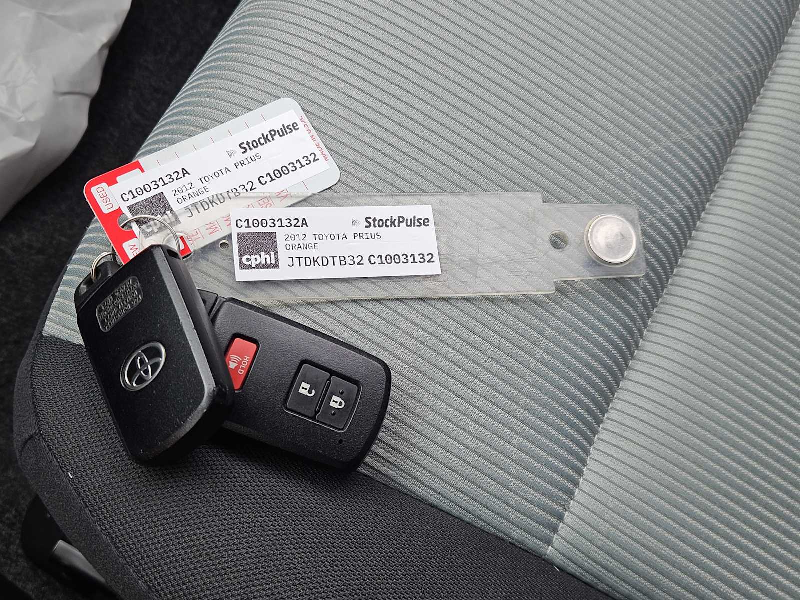 Thumbnail: 2012 Toyota Prius c - 31