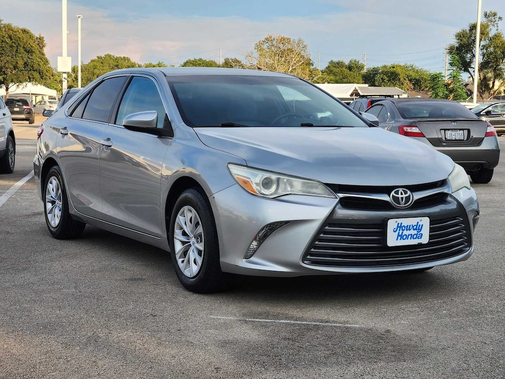 Used 2016 Toyota Camry LE Sedan