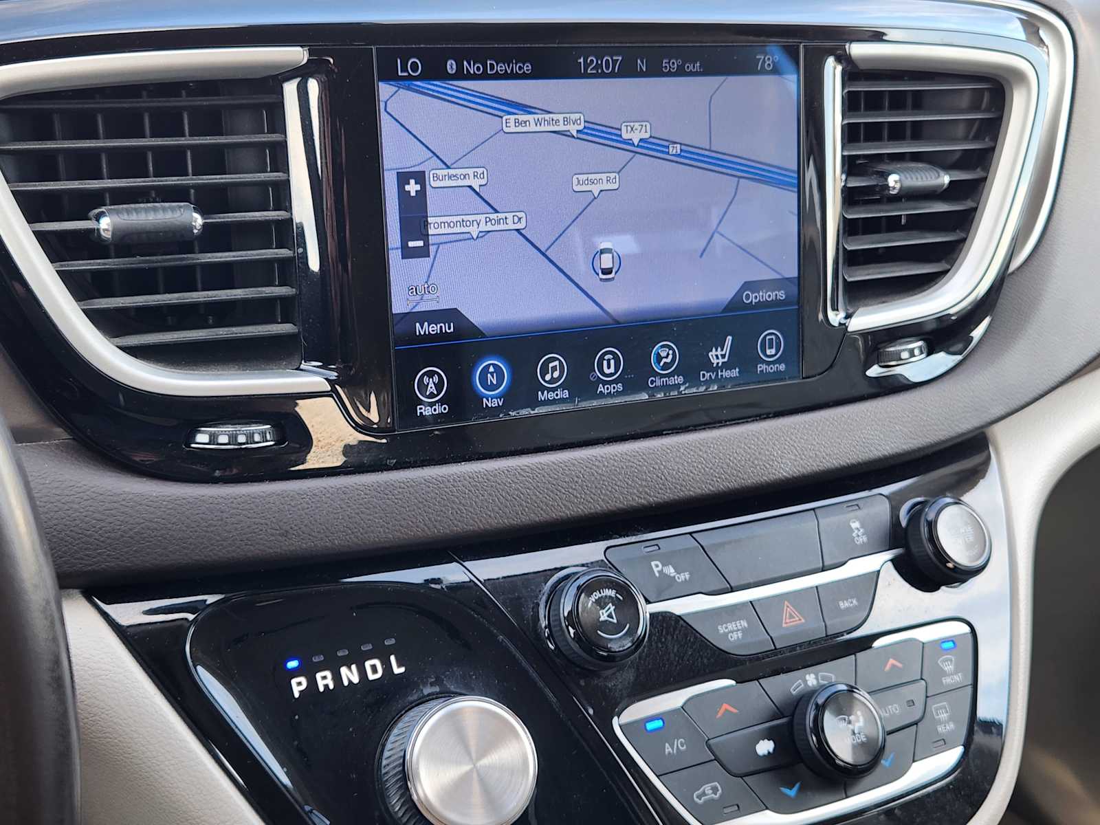 Thumbnail: 2017 Chrysler Pacifica - 16