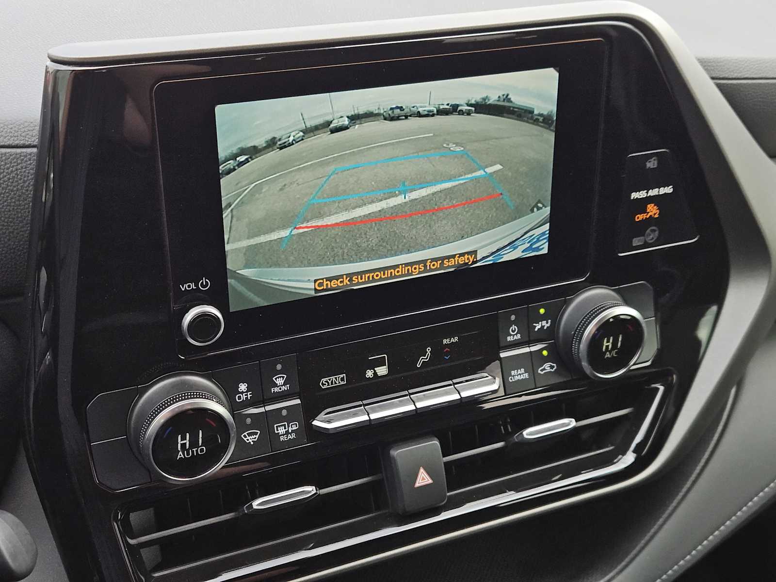 Thumbnail: 2023 Toyota Highlander - 18