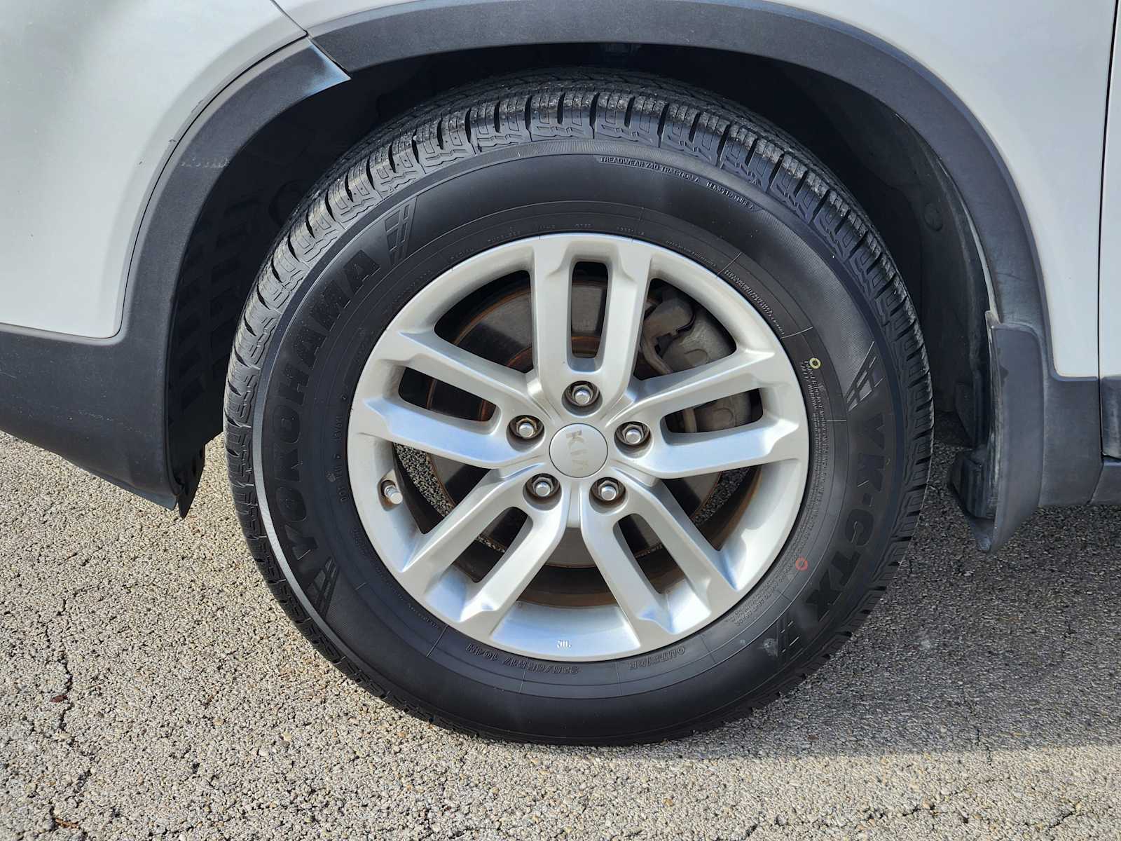 Thumbnail: 2014 Kia Sorento - 9