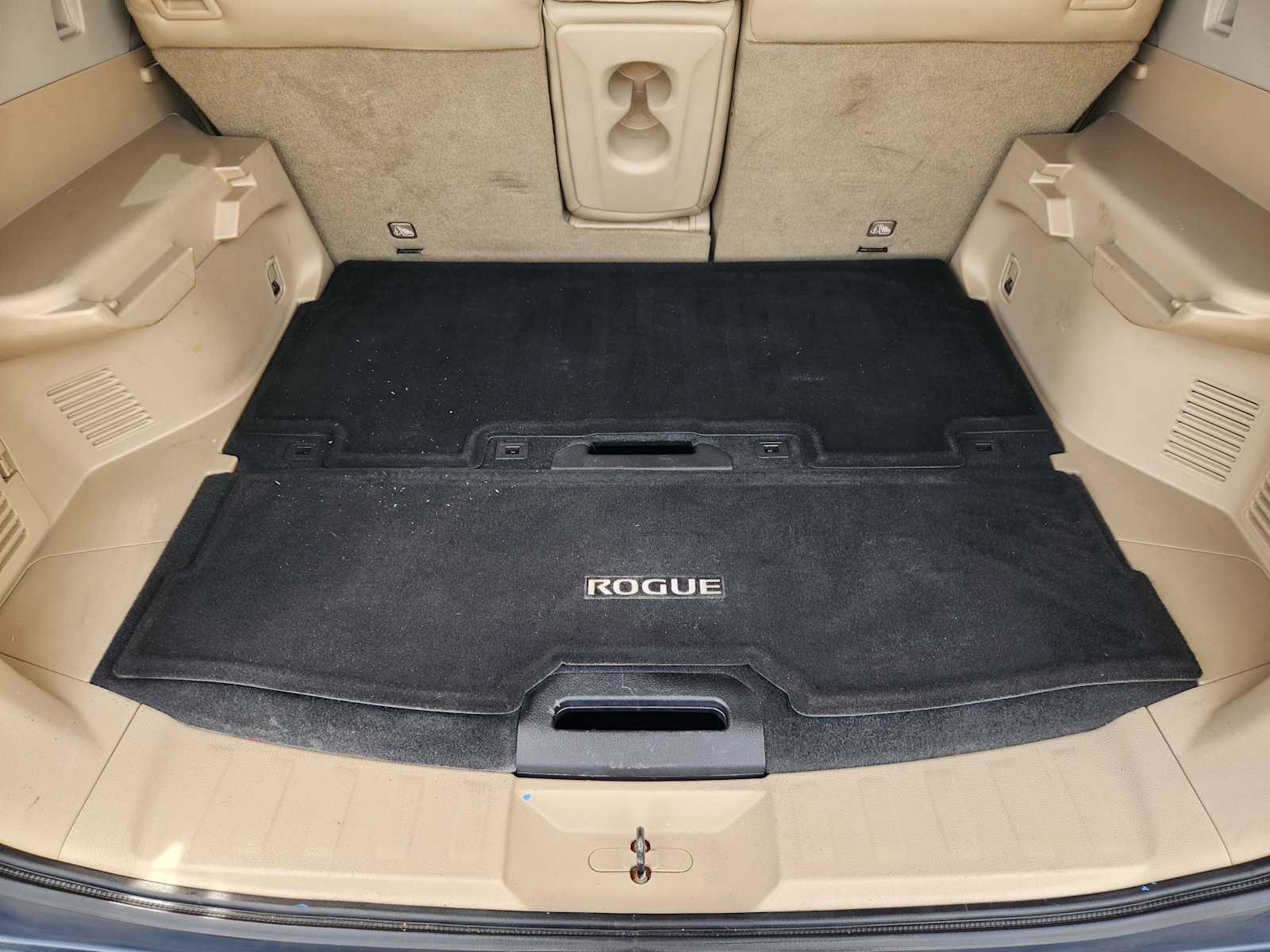 Thumbnail: 2016 Nissan Rogue - 32