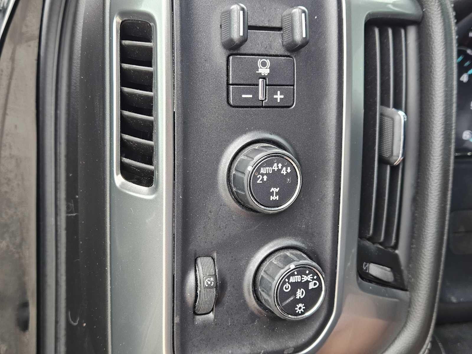 Thumbnail: 2017 Chevrolet Silverado 1500 - 22
