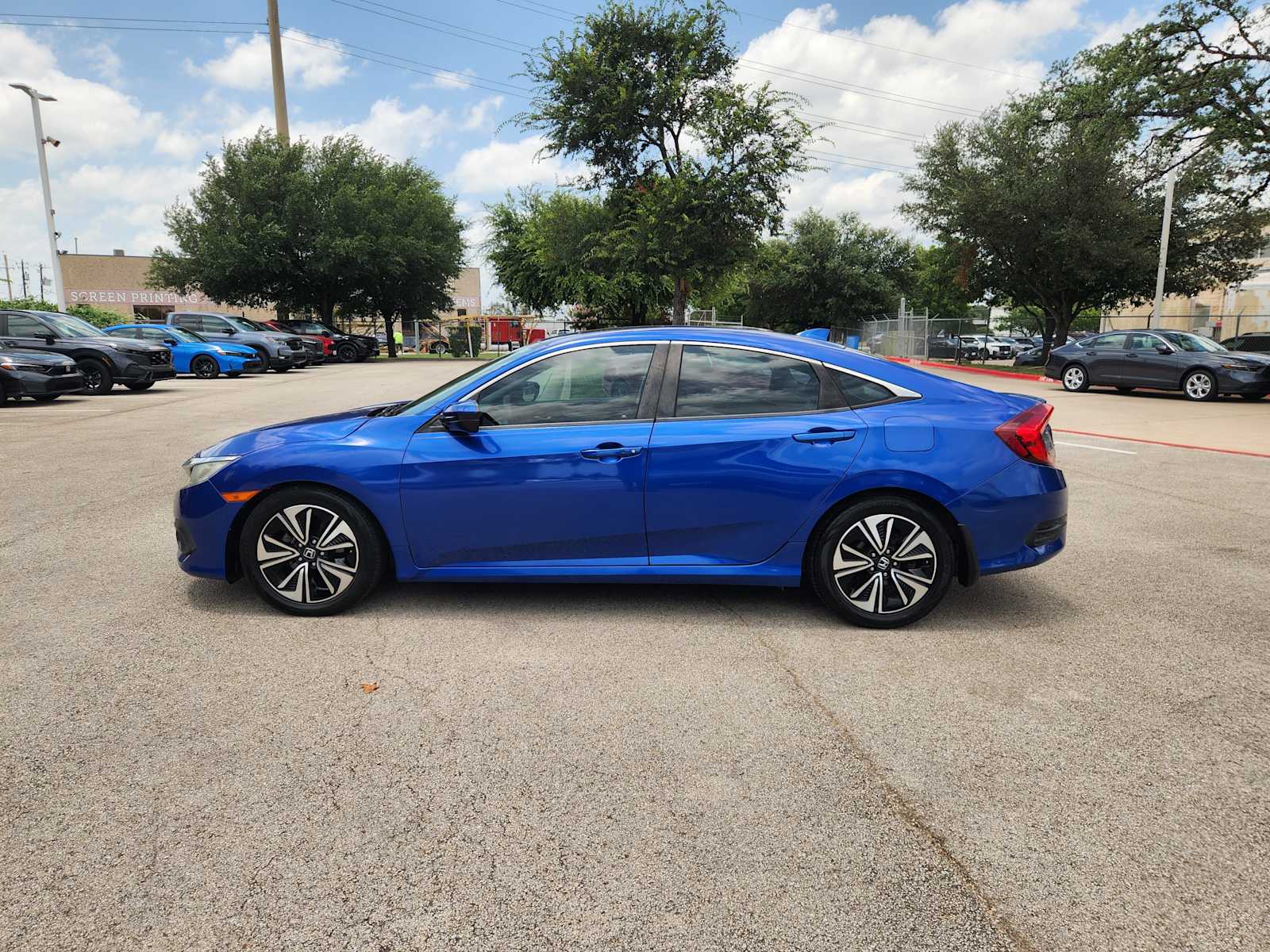 Thumbnail: 2016 Honda Civic - 4