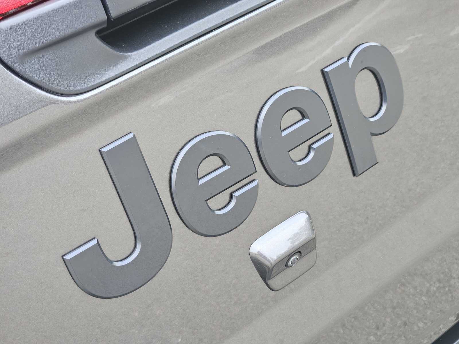 Thumbnail: 2024 Jeep Gladiator - 11