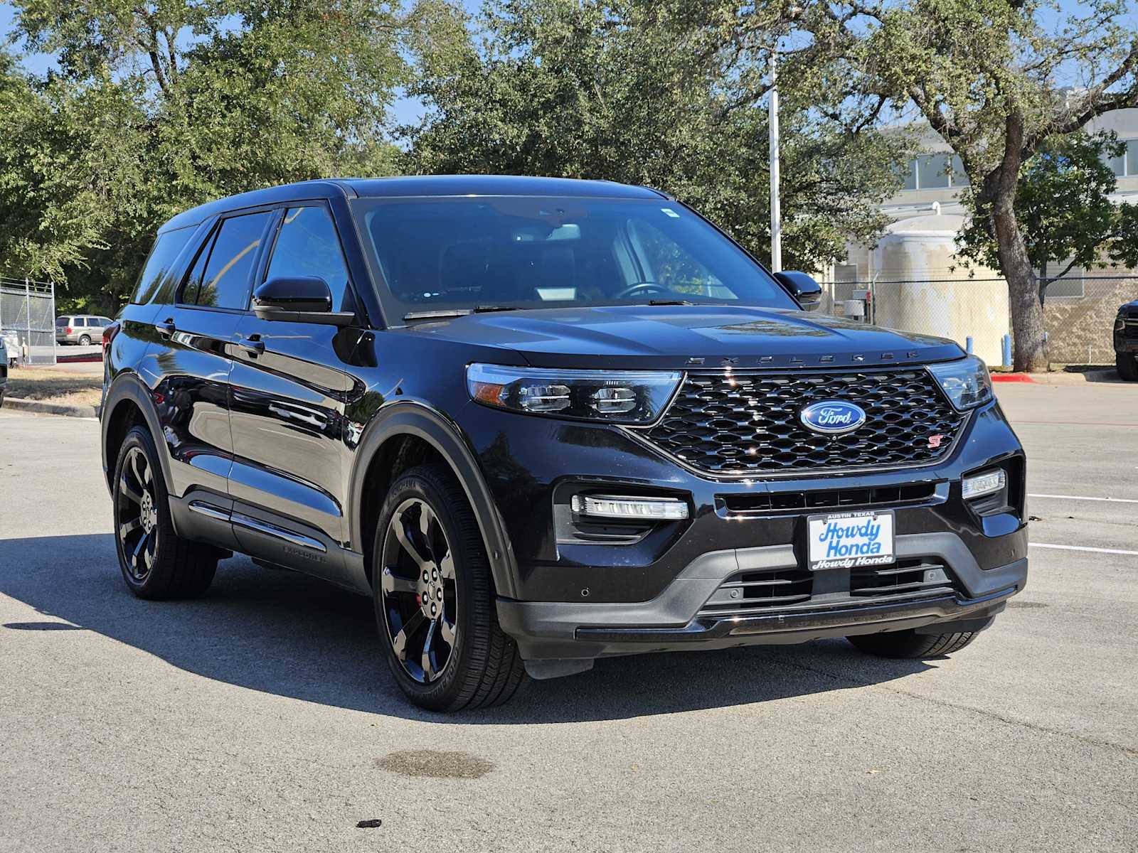 2021 Ford Explorer ST photo 3