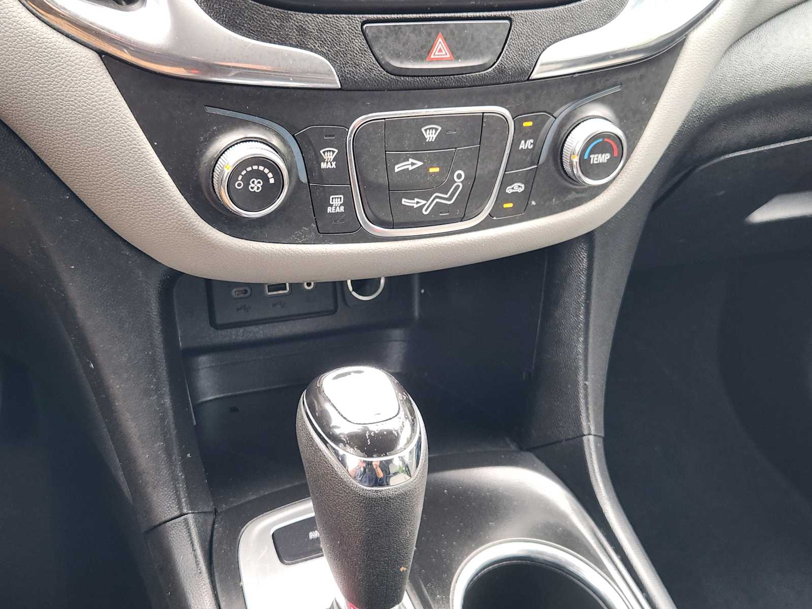 Thumbnail: 2019 Chevrolet Equinox - 19