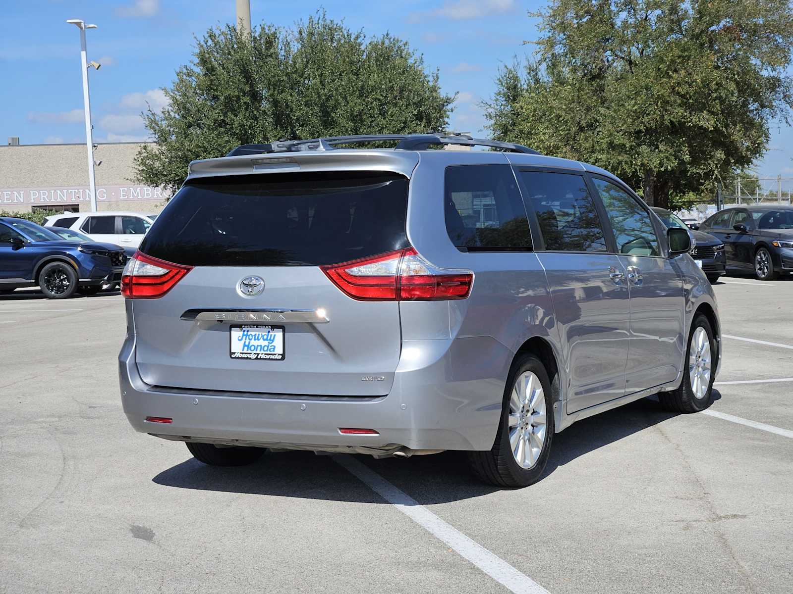 2015 Toyota Sienna Limited photo 3