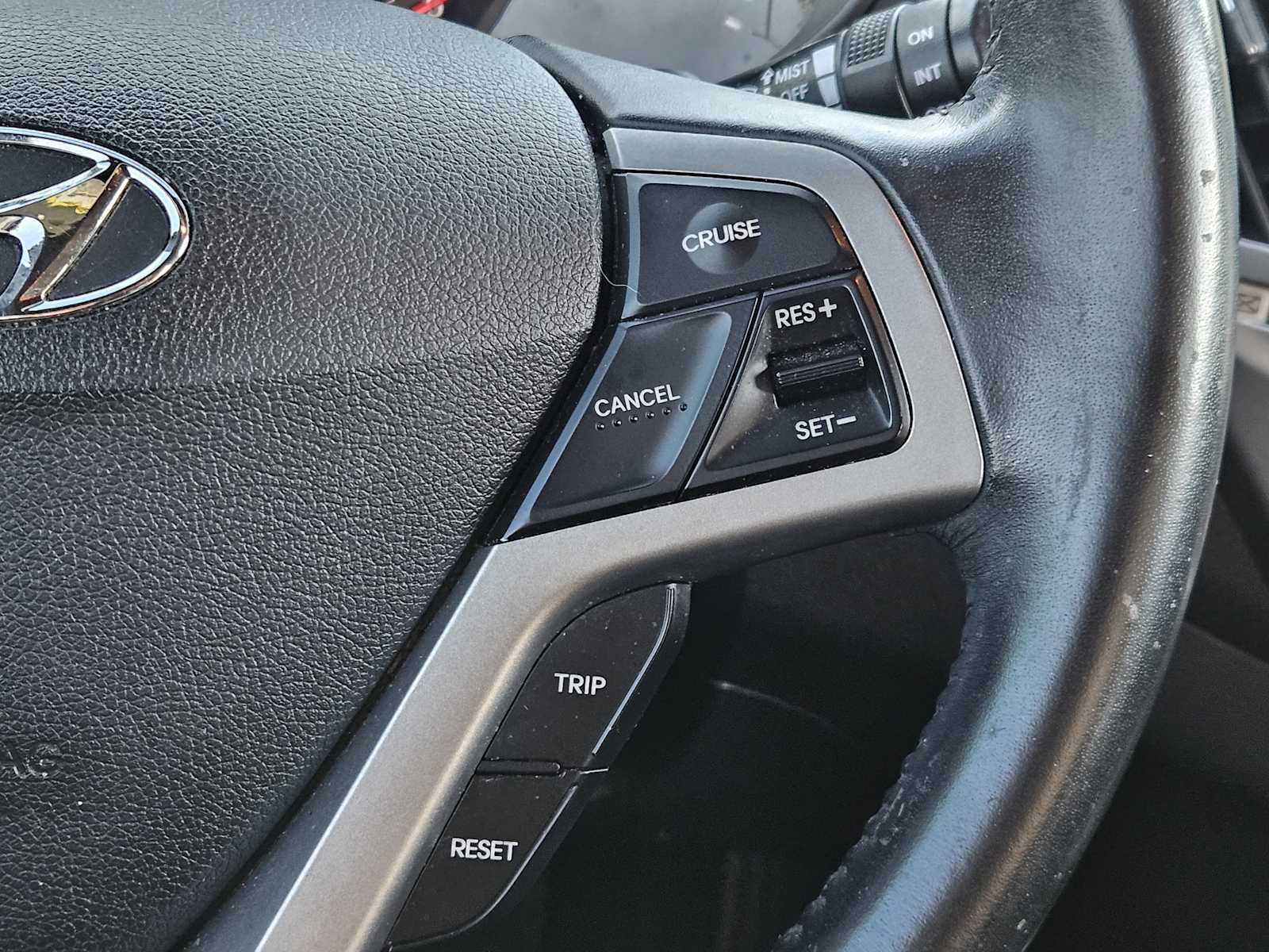 Thumbnail: 2017 Hyundai Veloster - 27