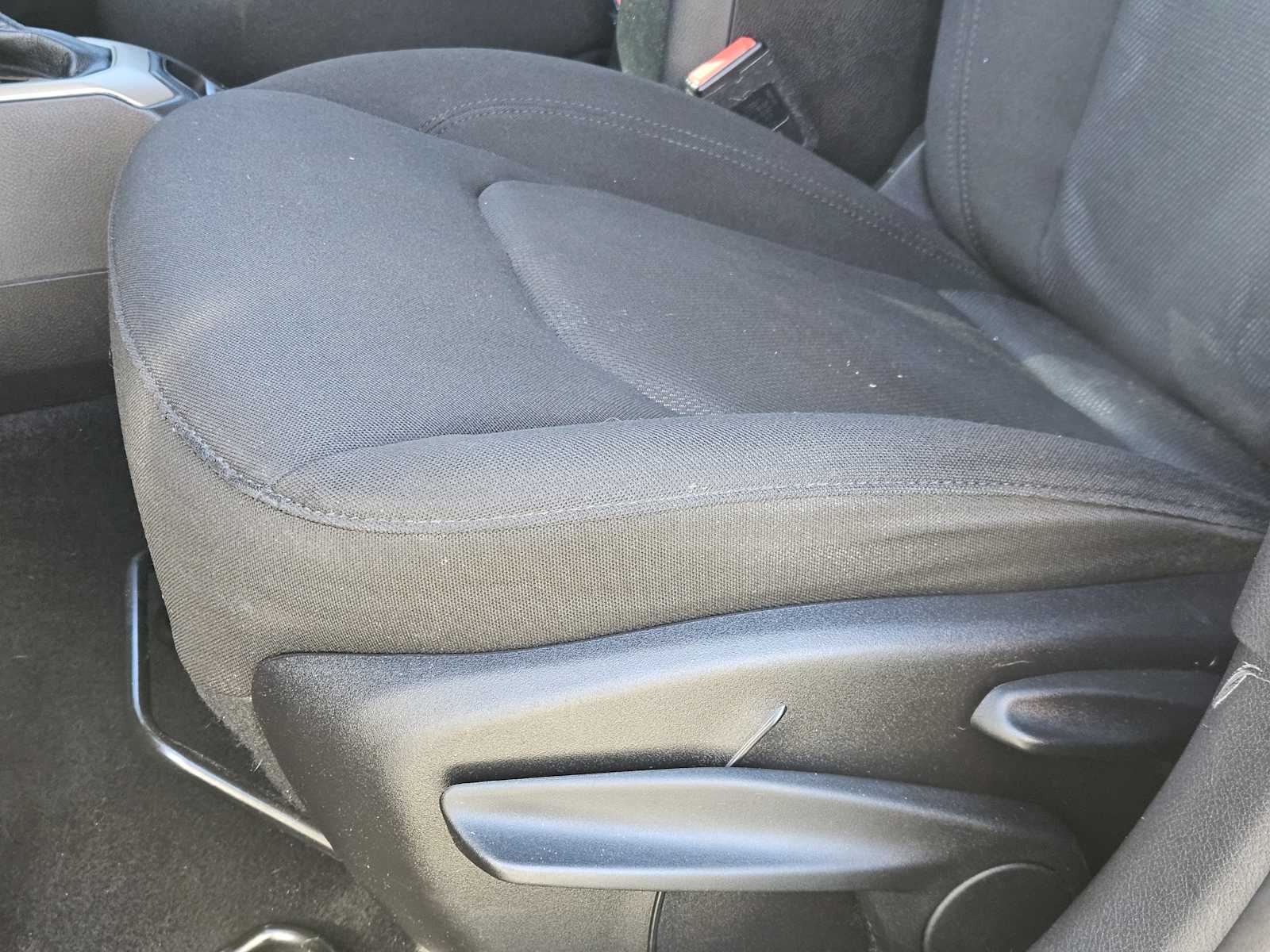 Thumbnail: 2017 Jeep Renegade - 23