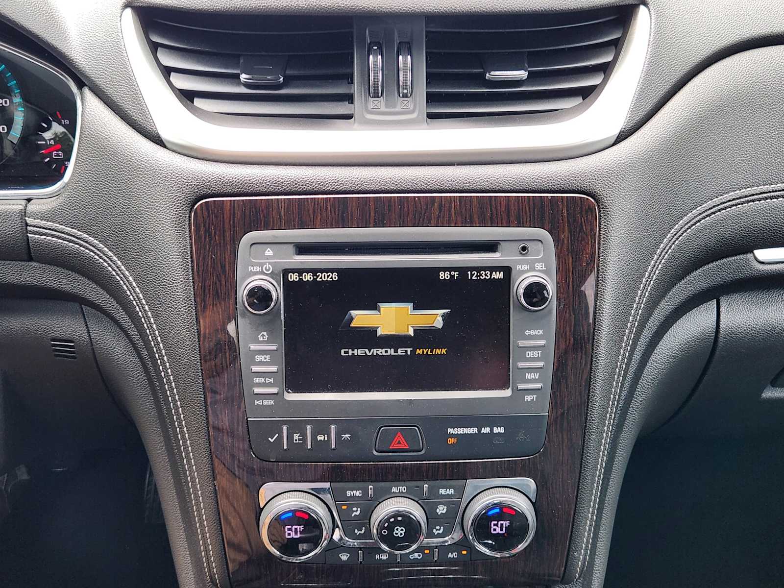 Thumbnail: 2017 Chevrolet Traverse - 16