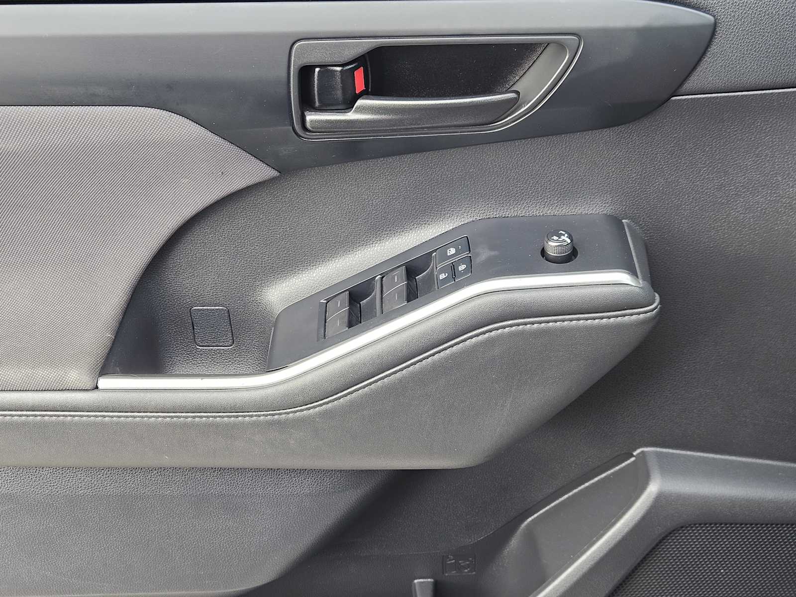 Thumbnail: 2022 Toyota Highlander - 22