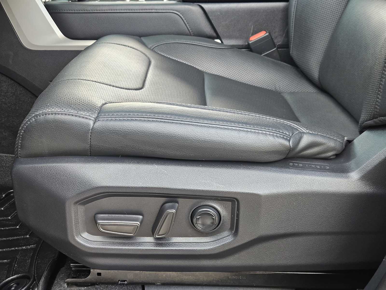 Thumbnail: 2022 Toyota Tundra - 24