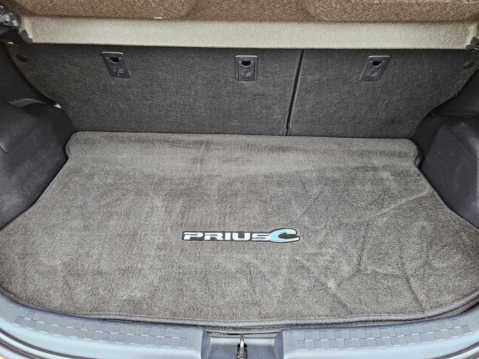 Thumbnail: 2012 Toyota Prius c - 29