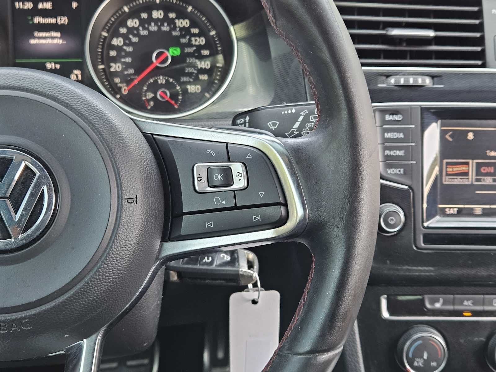 Thumbnail: 2015 Volkswagen Golf - 26