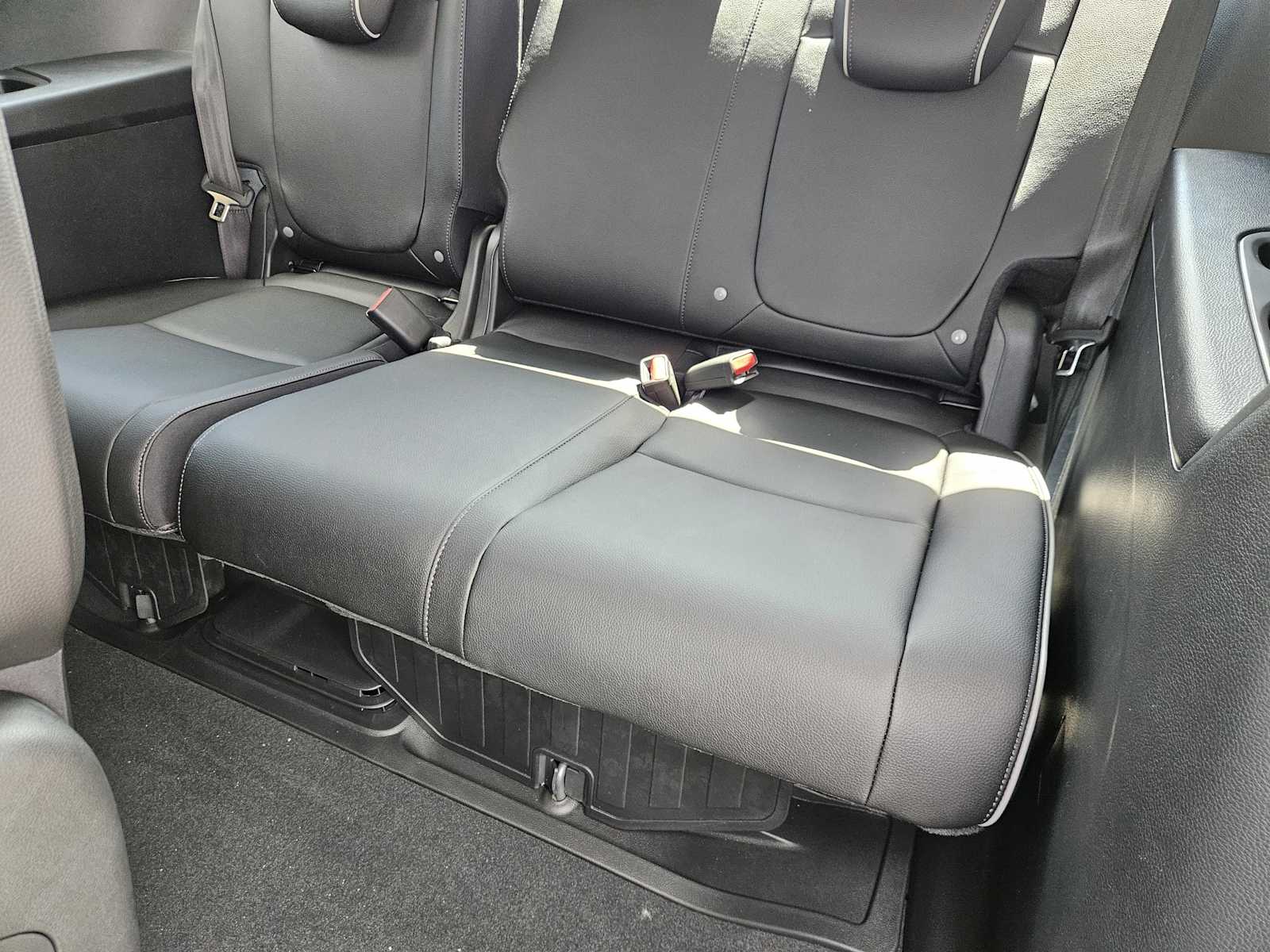 Thumbnail: 2026 Honda Odyssey - 25