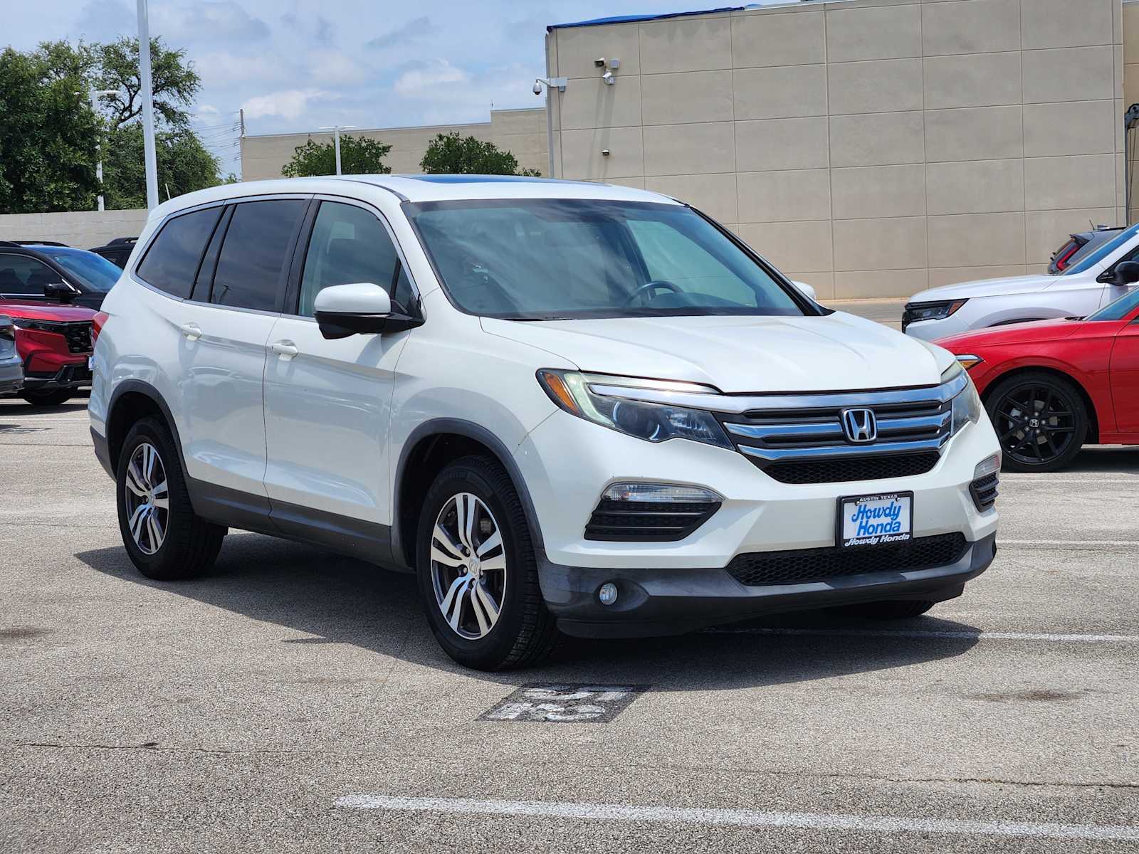 Thumbnail: 2016 Honda Pilot - 3