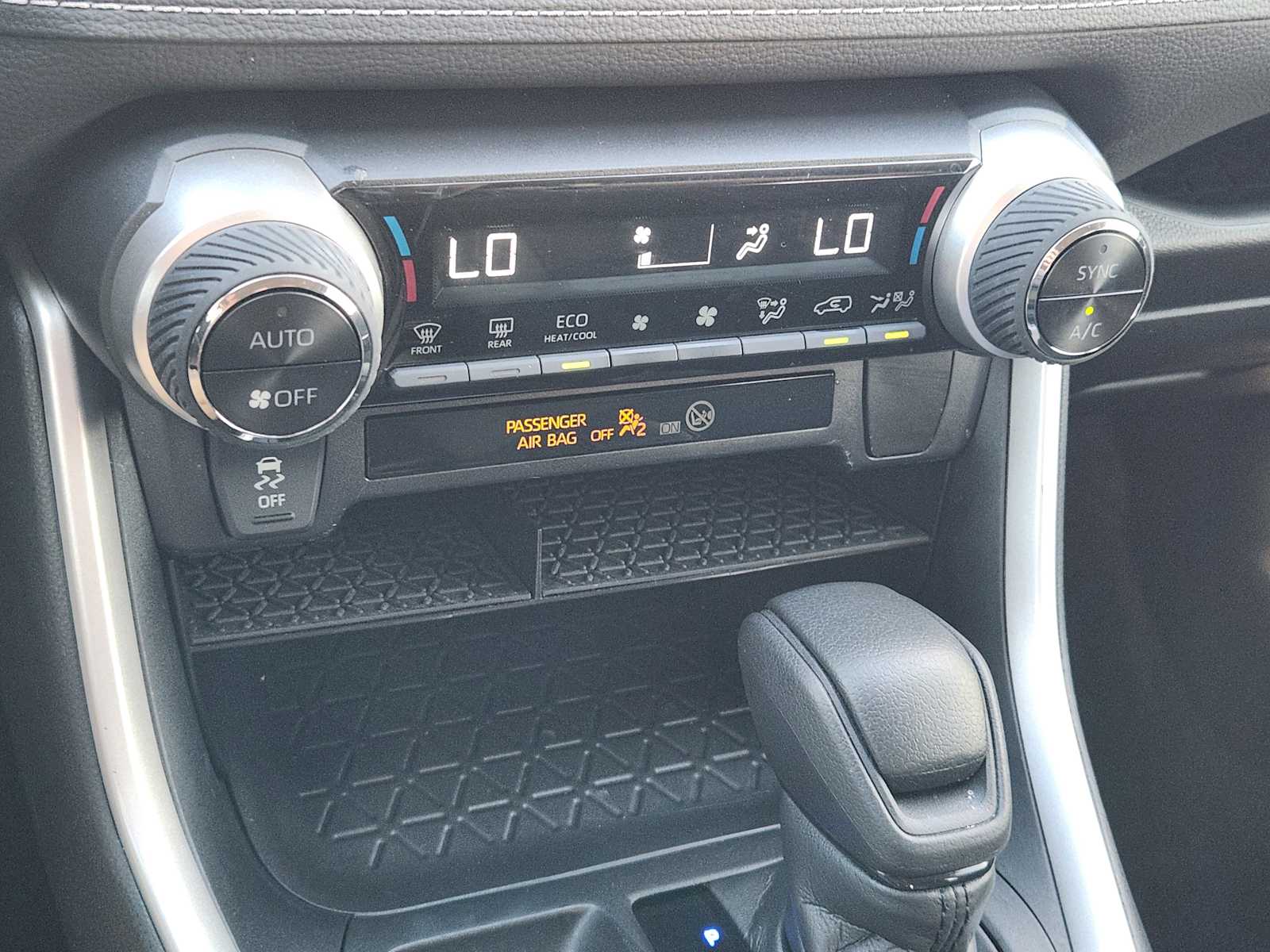 Thumbnail: 2021 Toyota RAV4 - 19