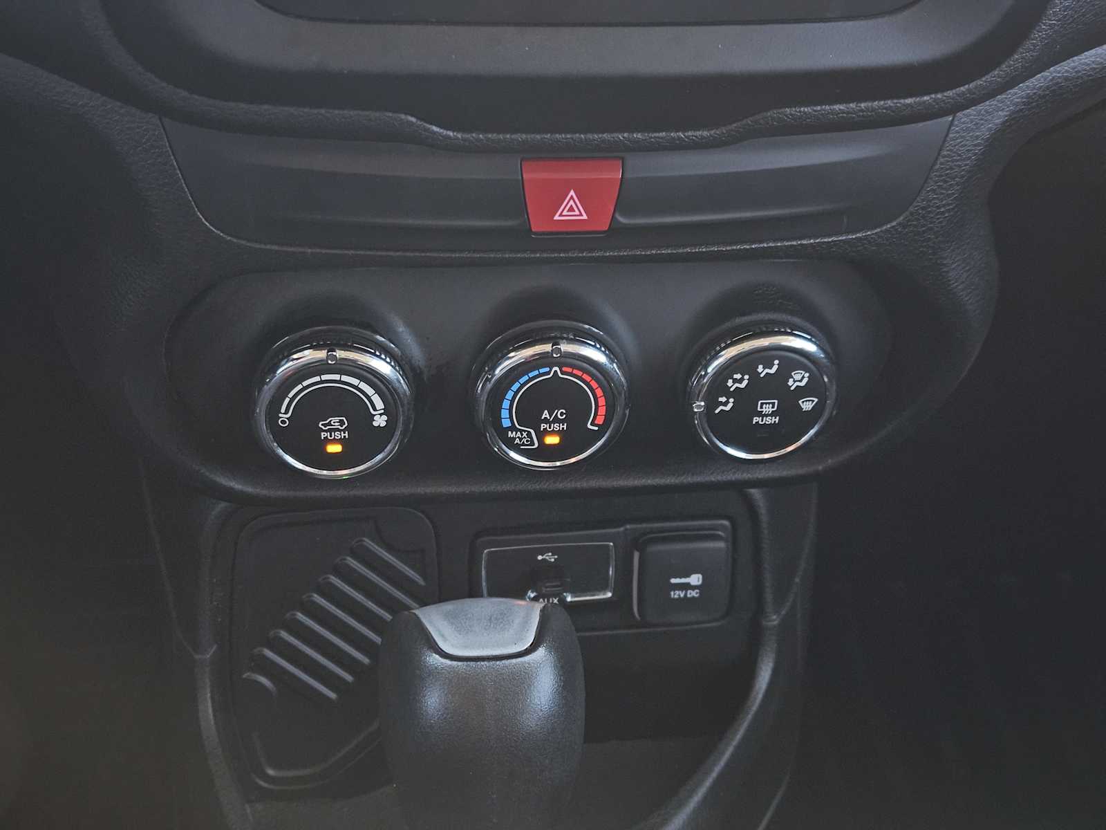 Thumbnail: 2017 Jeep Renegade - 19