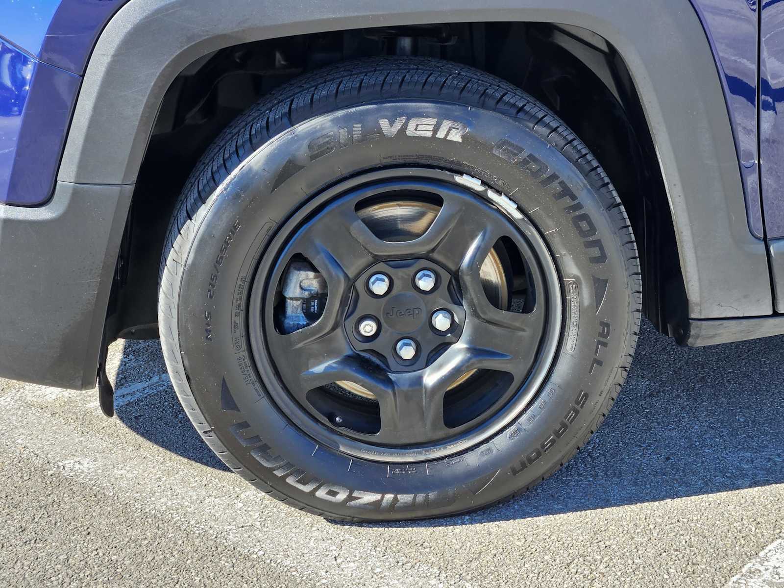 Thumbnail: 2017 Jeep Renegade - 9