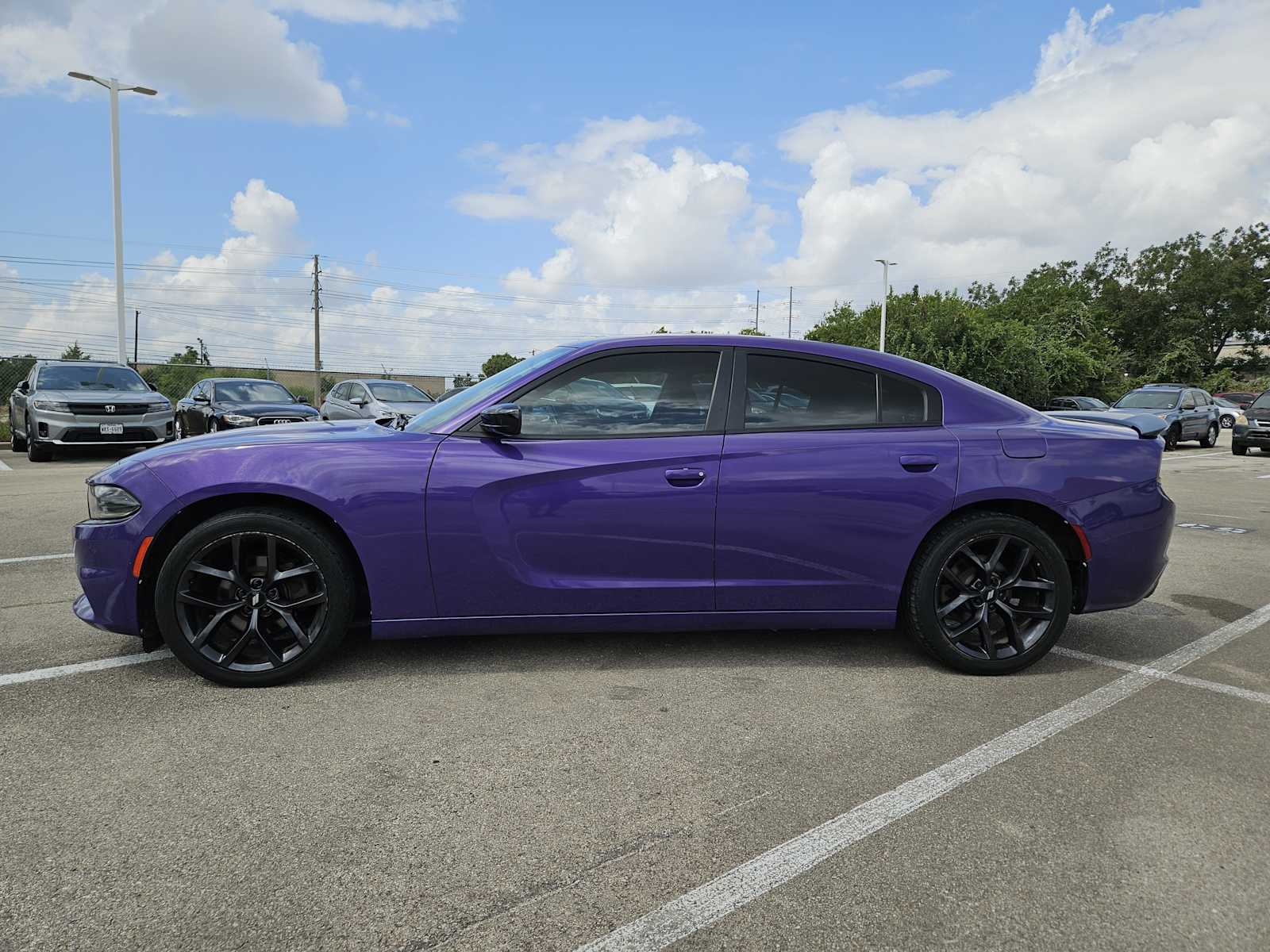 2019 Dodge Charger SXT photo 4