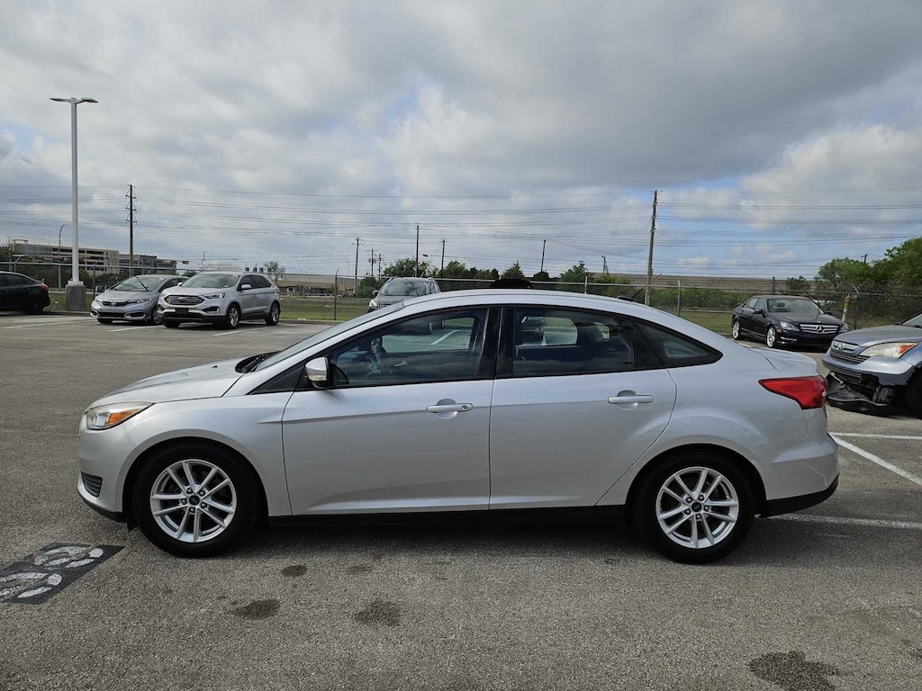 Used 2016 Ford Focus SE Sedan
