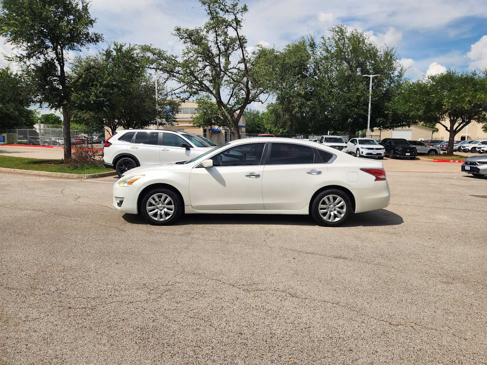 Thumbnail: 2015 Nissan Altima - 4