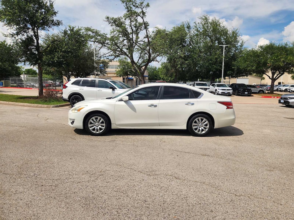 Used 2015 Nissan Altima 2.5 Sedan