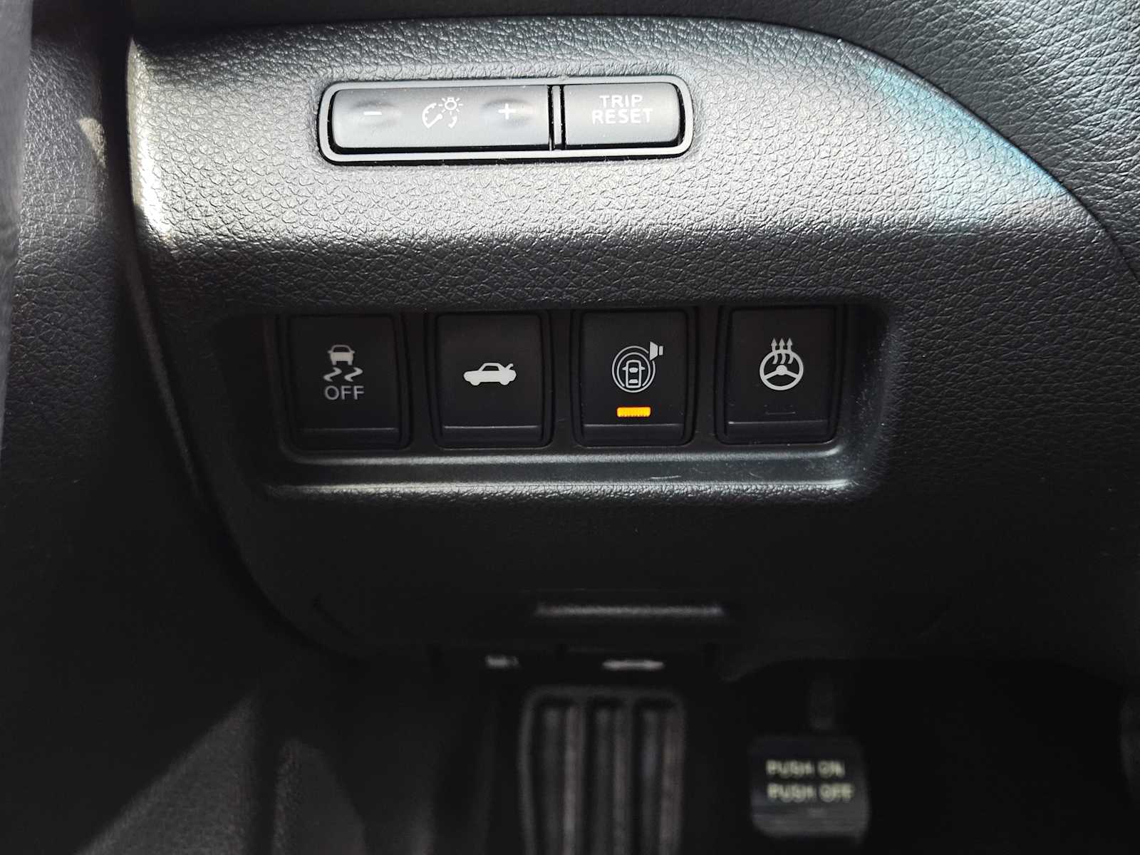 Thumbnail: 2015 Nissan Altima - 22