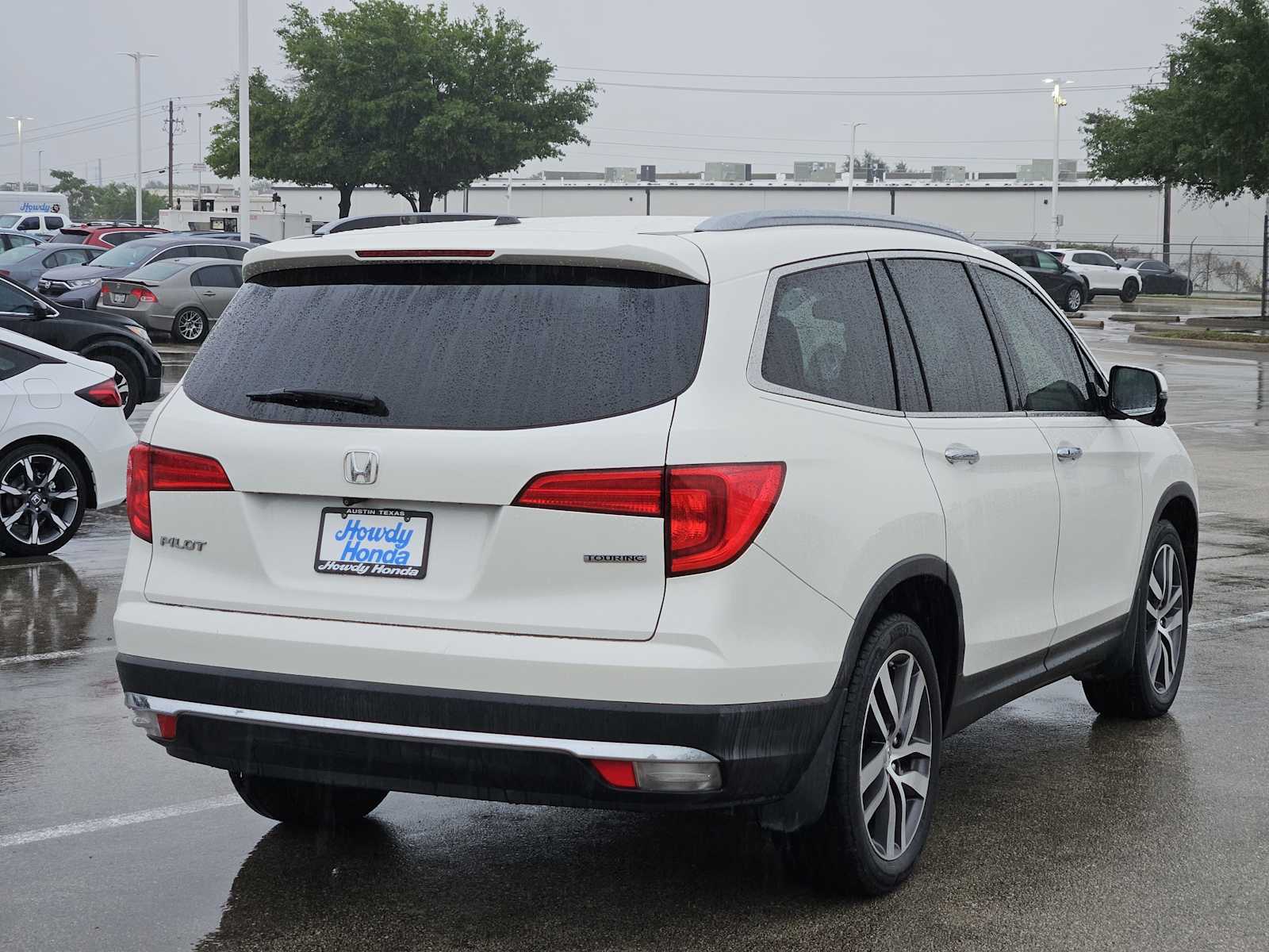 Thumbnail: 2017 Honda Pilot - 6