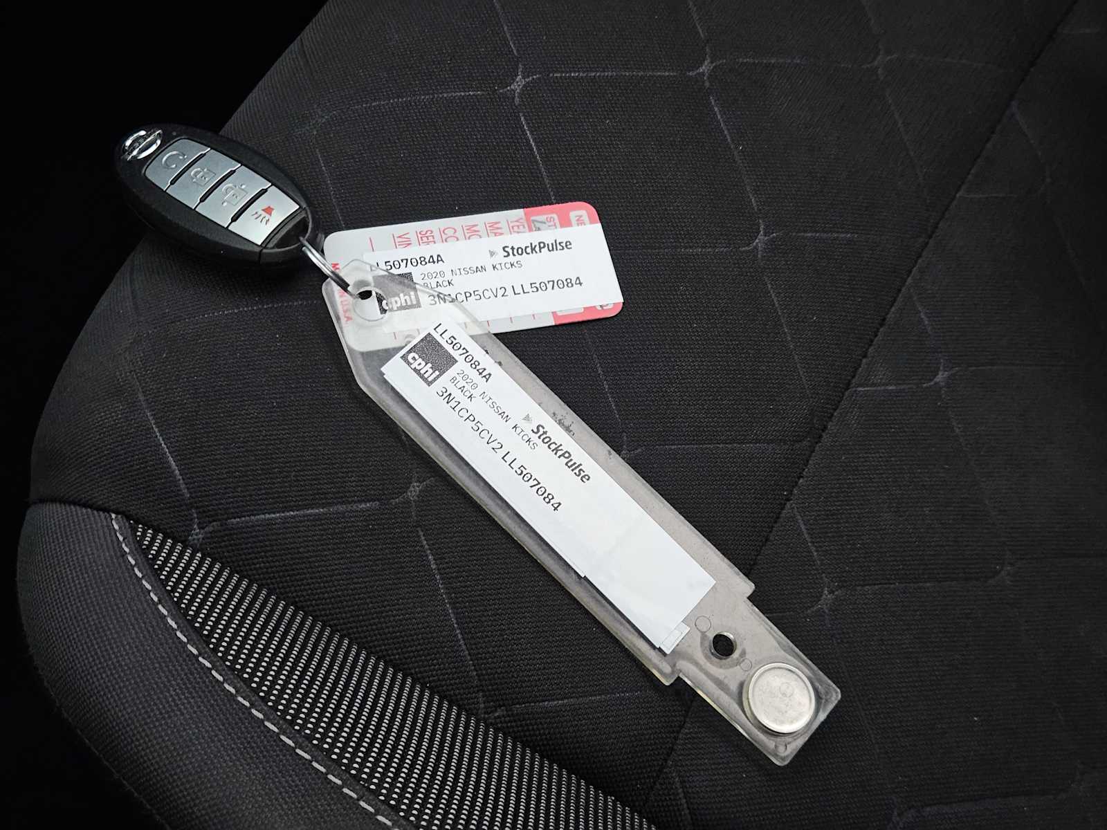 Thumbnail: 2020 Nissan Kicks - 32