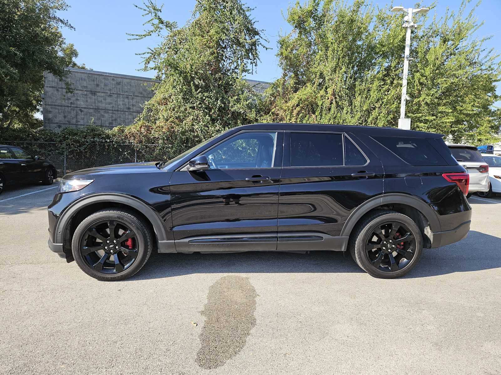 2021 Ford Explorer ST photo 4
